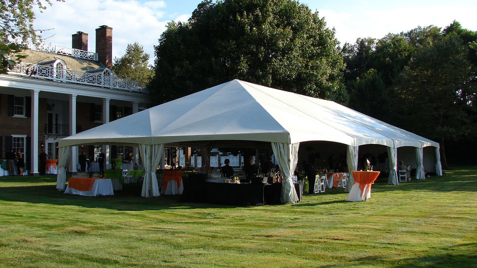 Jumbotrac® Aztec Tents